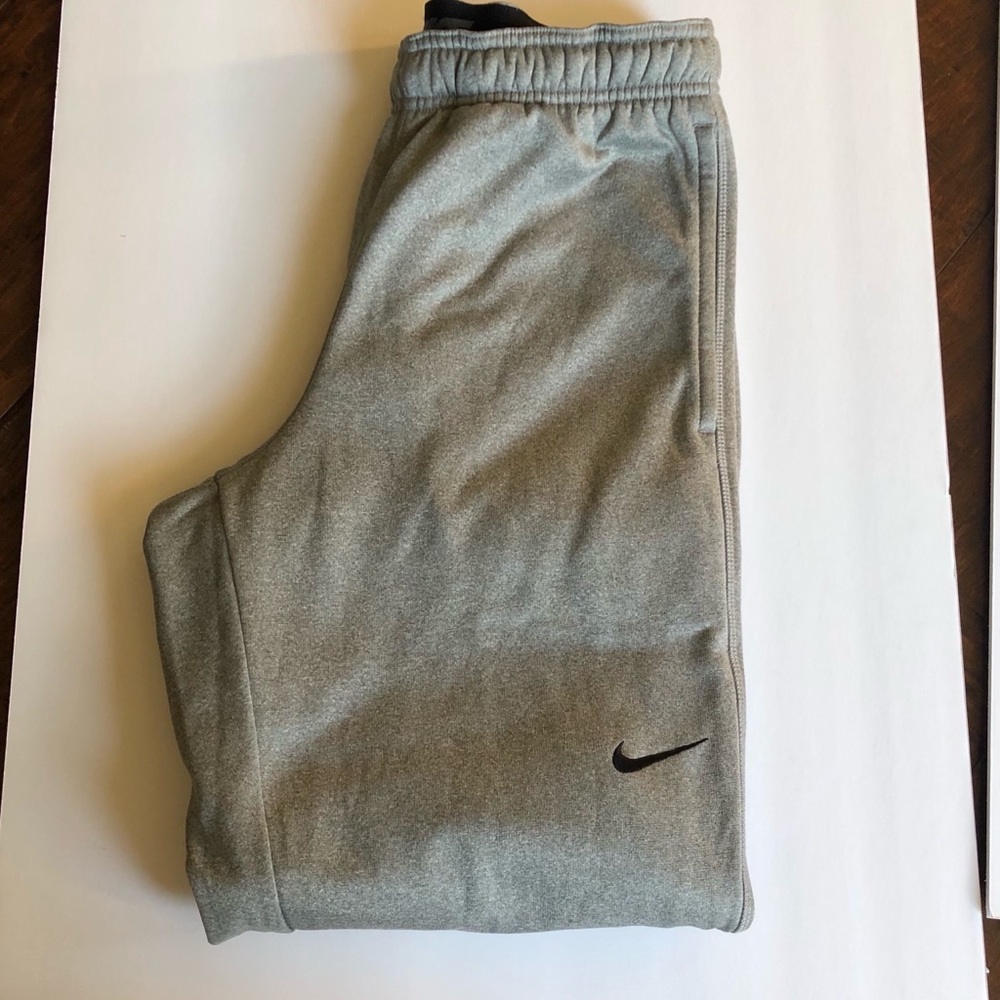 Nike Therma-Fit Sweatpants size SM